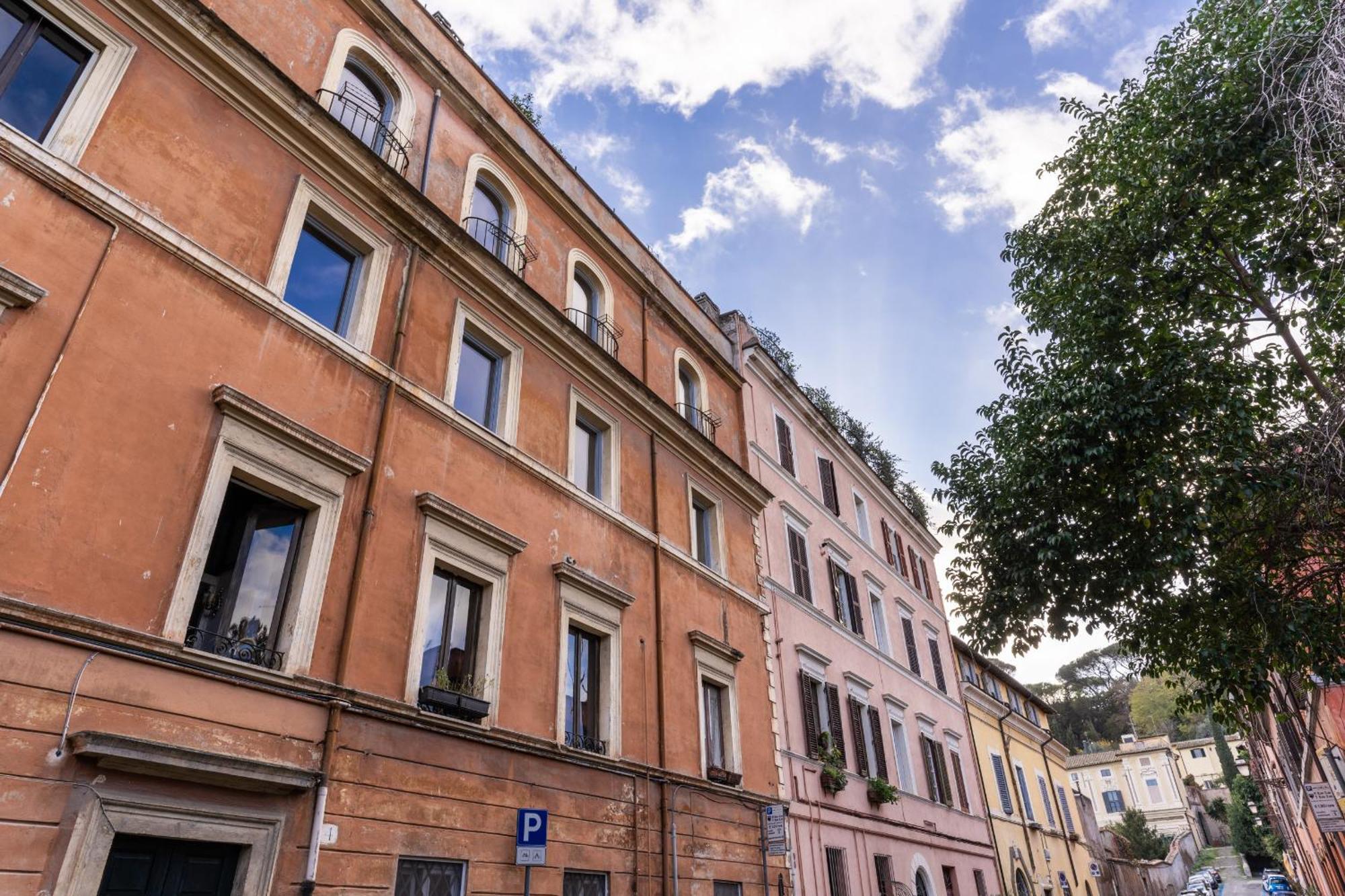 Appartement Trastevere Outstanding 4 Bedroom Terraced