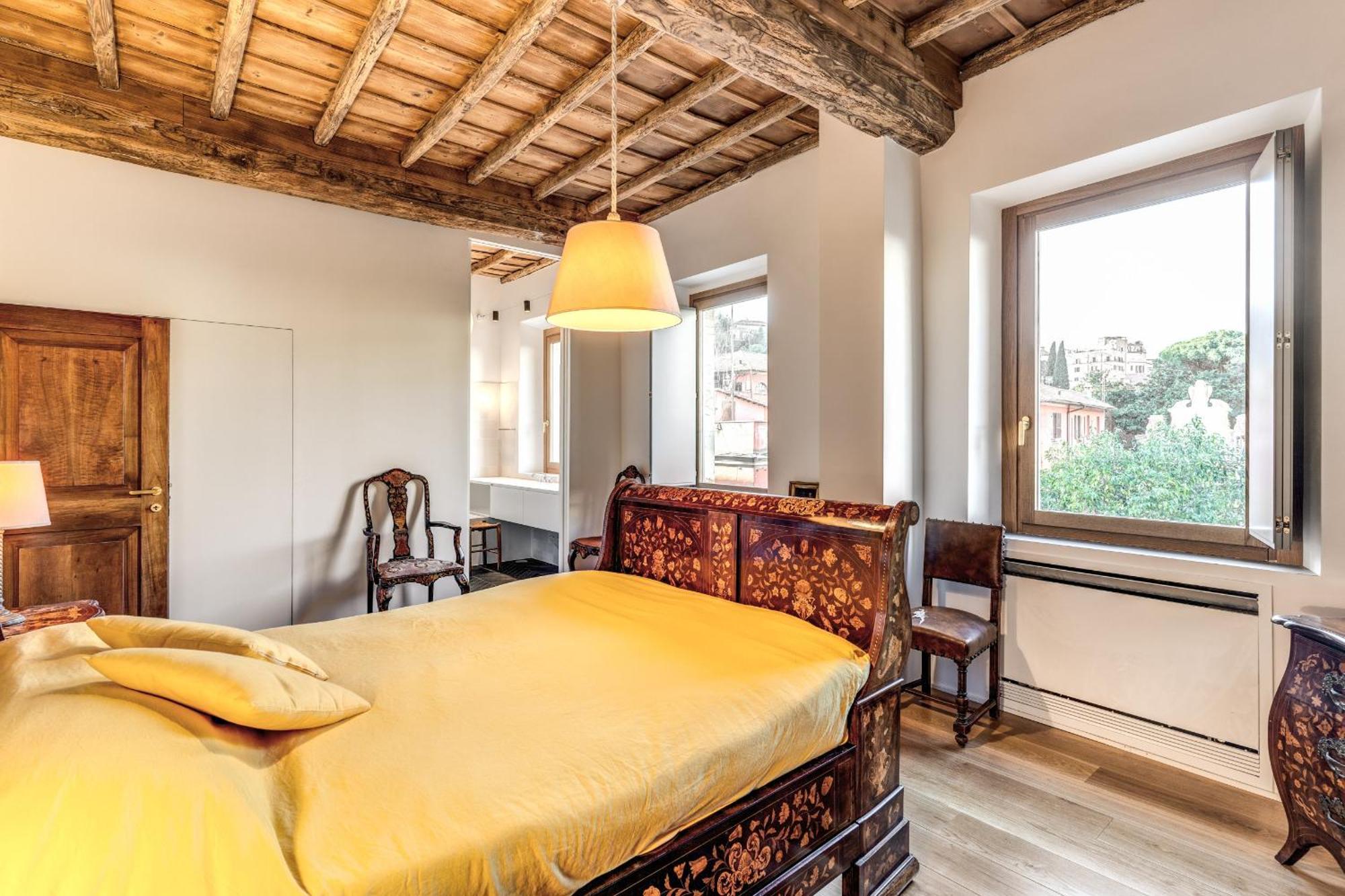 Trastevere Outstanding 4 Bedroom Terraced Appartement *