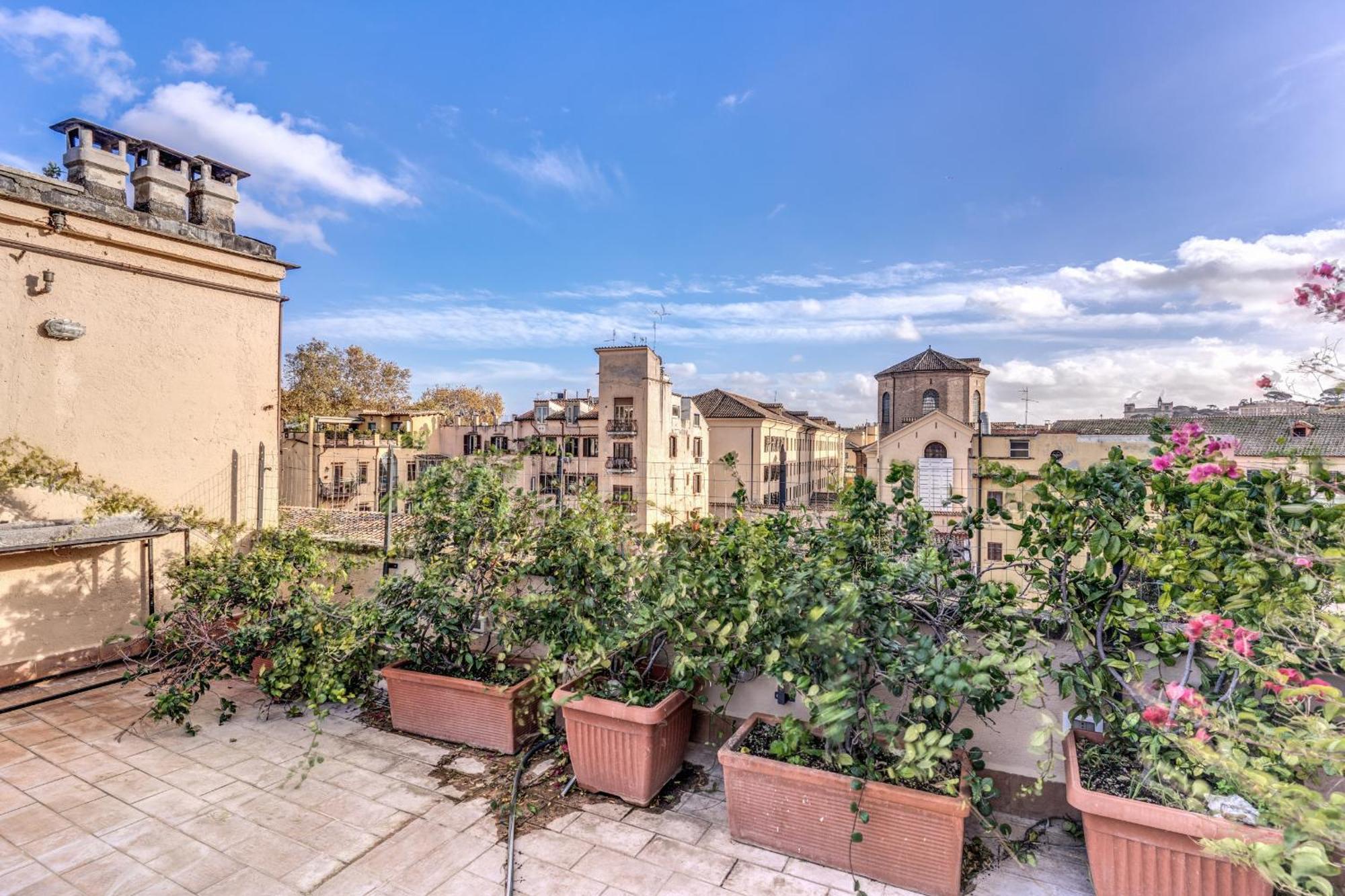 Appartement Trastevere Outstanding 4 Bedroom Terraced Rome
